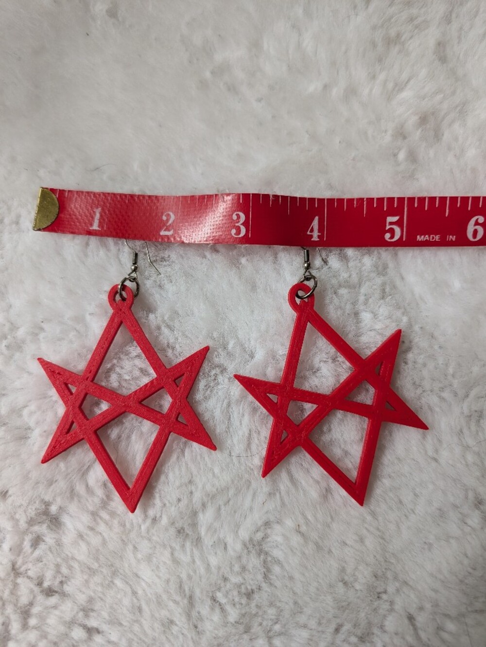 Red Star Geometric Dangle Earrings - Picture 2 of 3